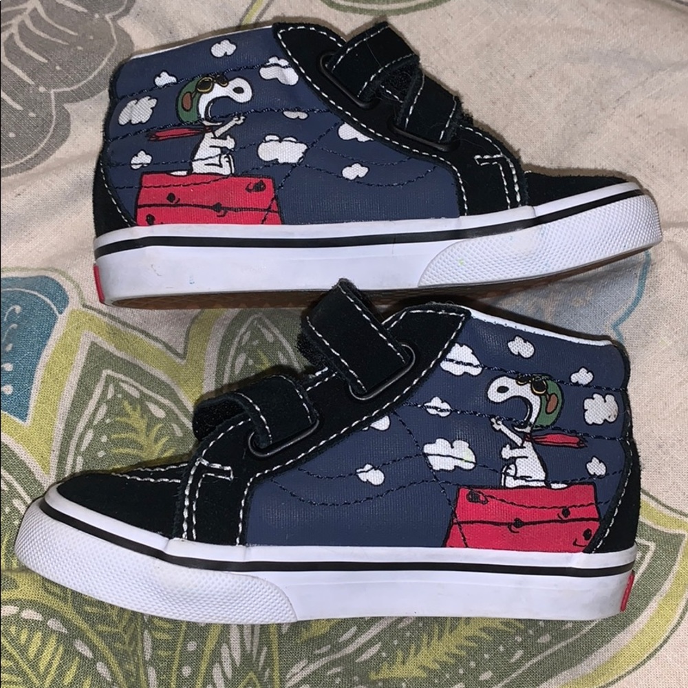 Snoopy toddler size 7 High Top Vans